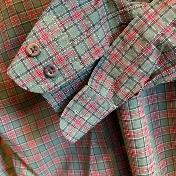 L.L. Bean SZ L Red and Green Holiday Plaid Shirt! - Picture 5 of 11